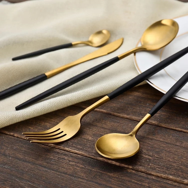 Cubiertos y accesorios para tu mesa