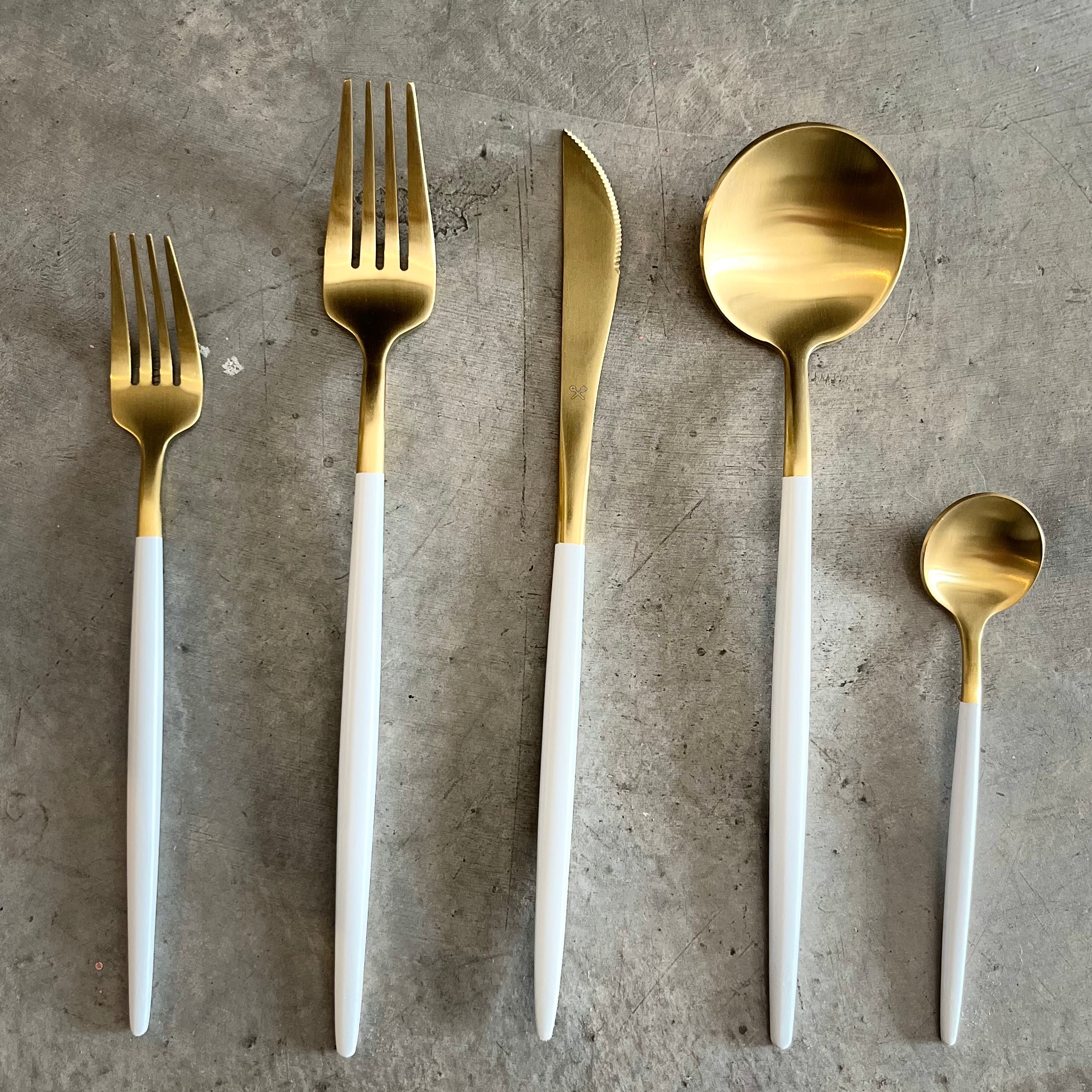 Set de cubiertos para 6 personas