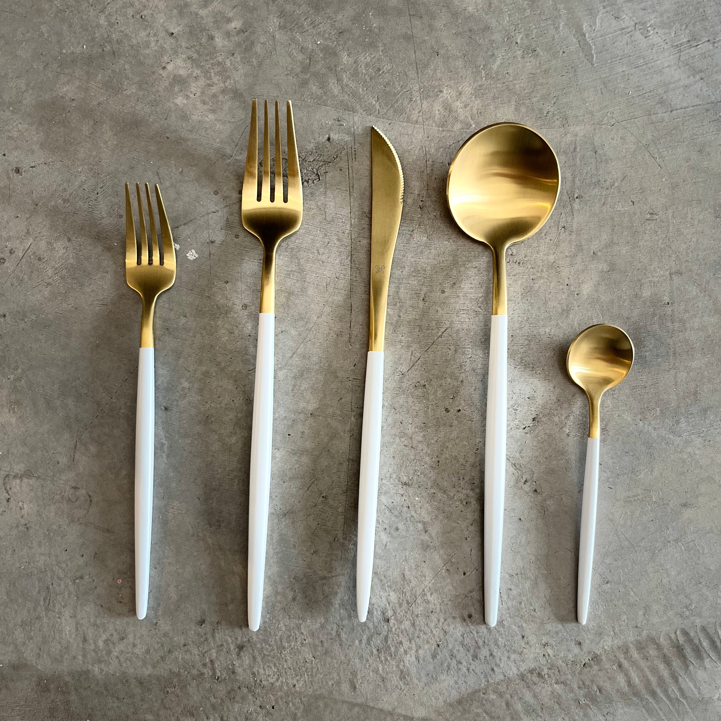 Set de cubiertos para 10 personas