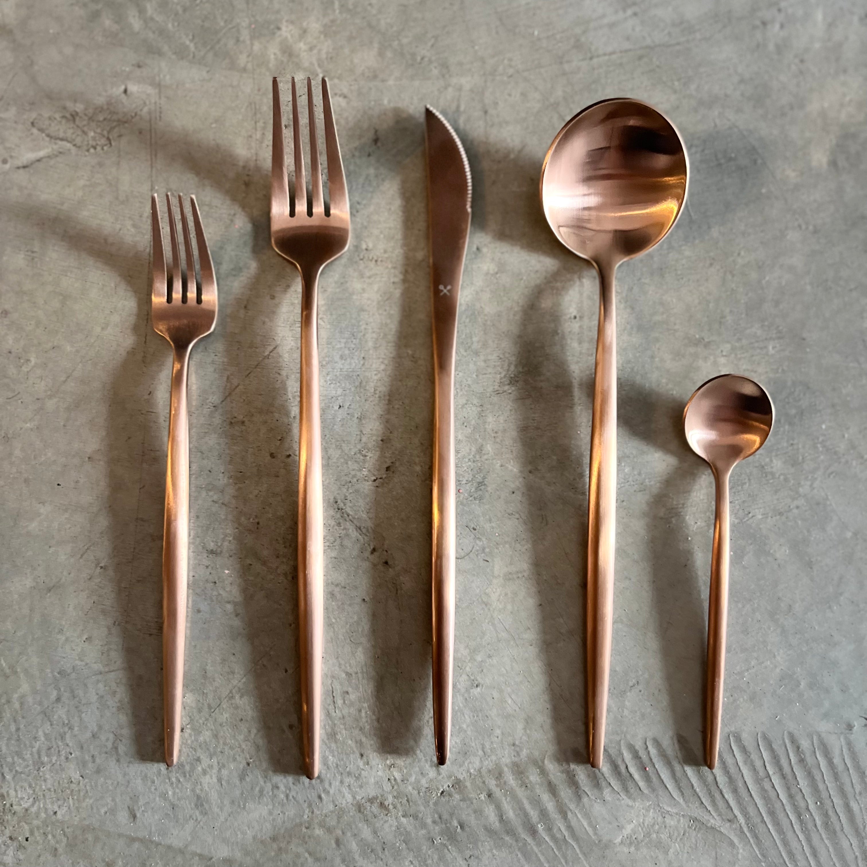 Set de cubiertos para 6 personas