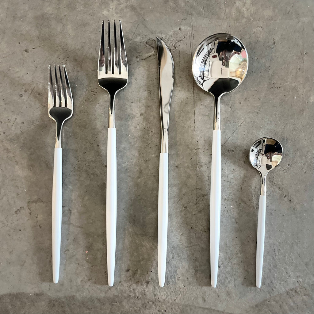 Set de cubiertos para 4 personas