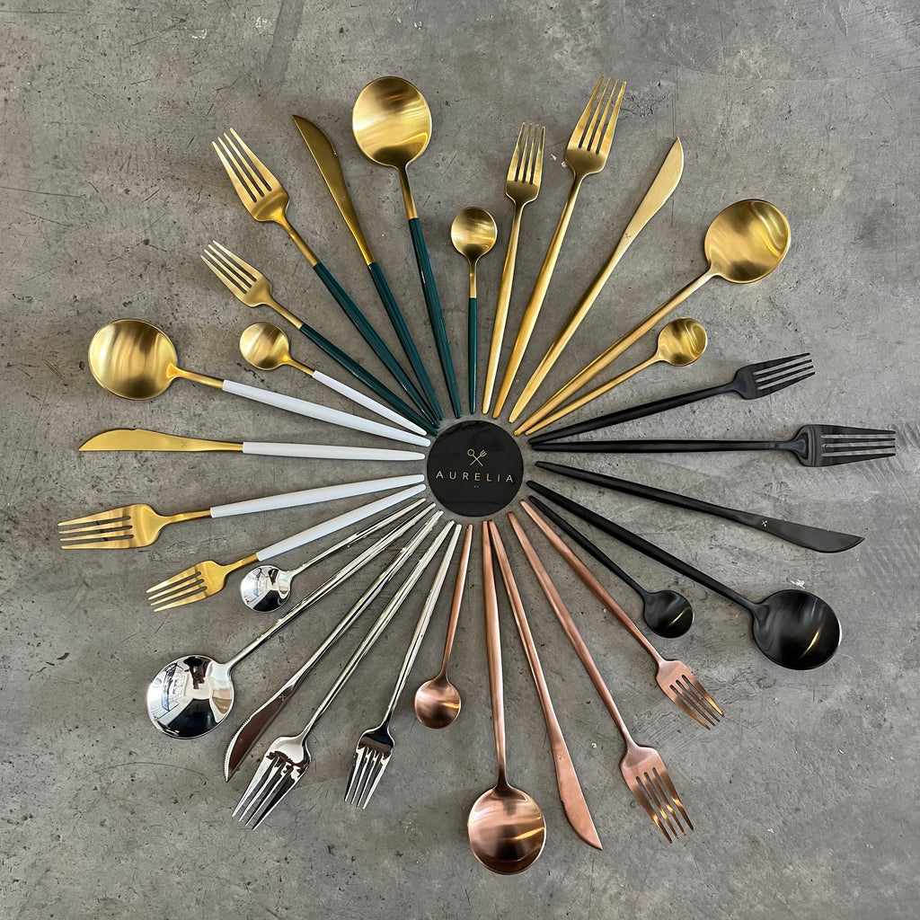 Set de cubiertos para 8 personas