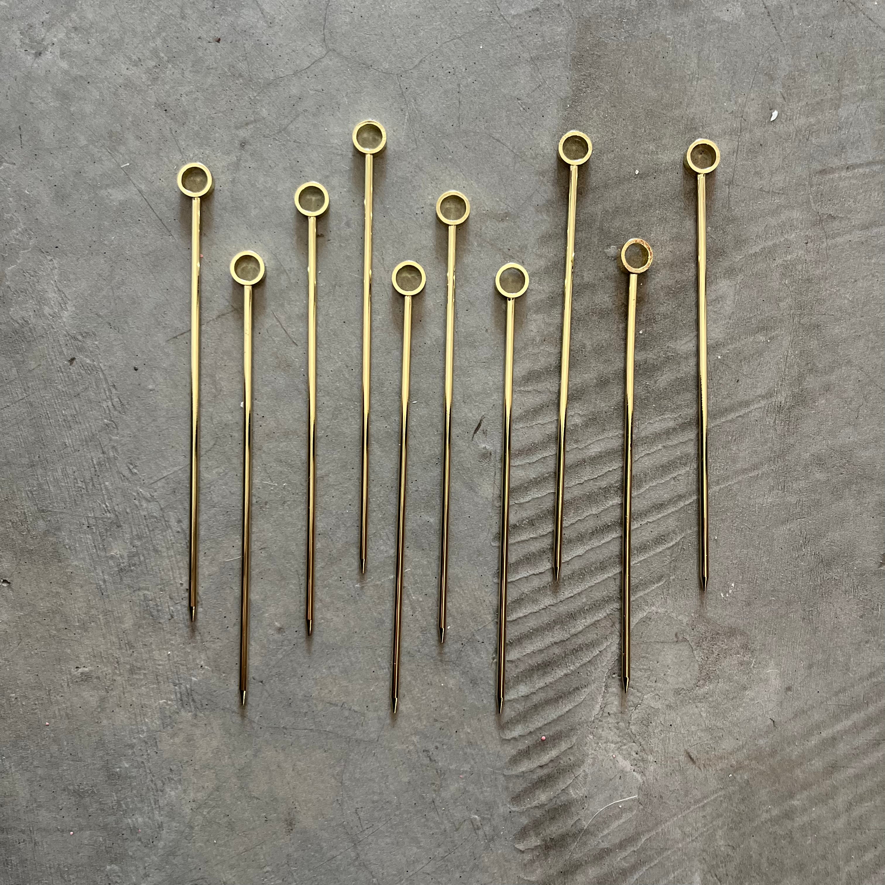 Palillos botaneros dorados
