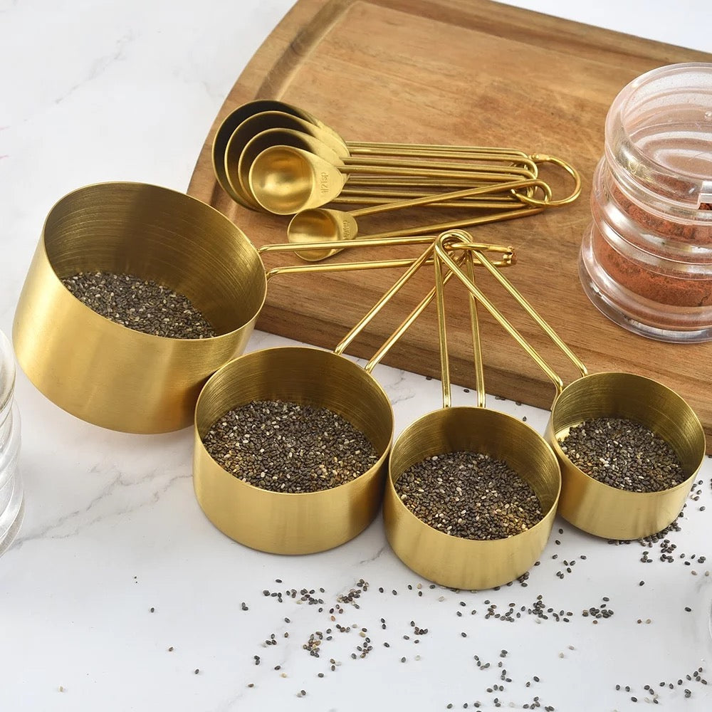 Juego de tazas y cucharas medidoras