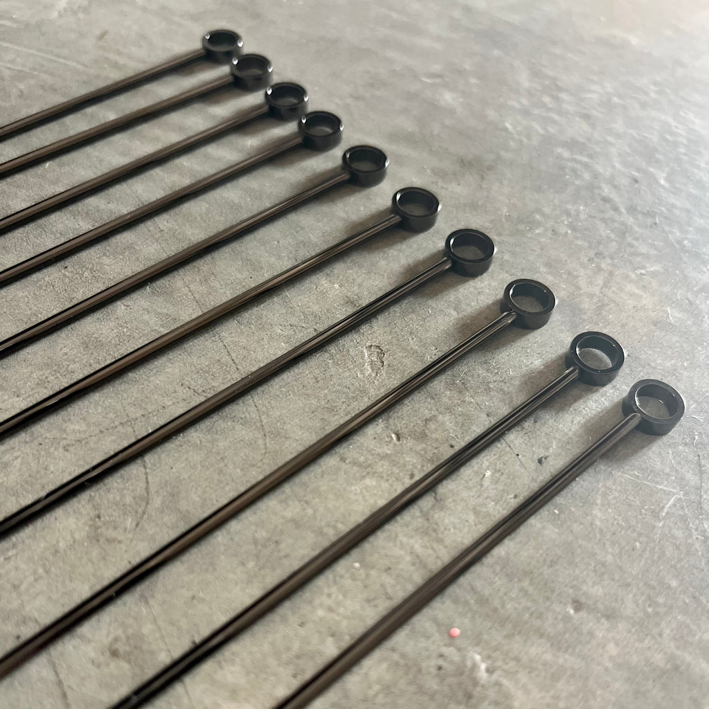 Palillos botaneros dorados